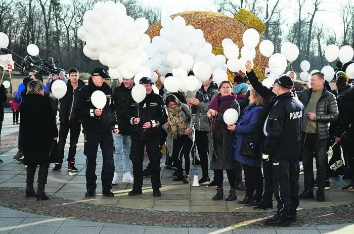 Marsz Białej Wstążki w Brzegu Dolnym