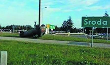 Co auto robiło na środku ronda?