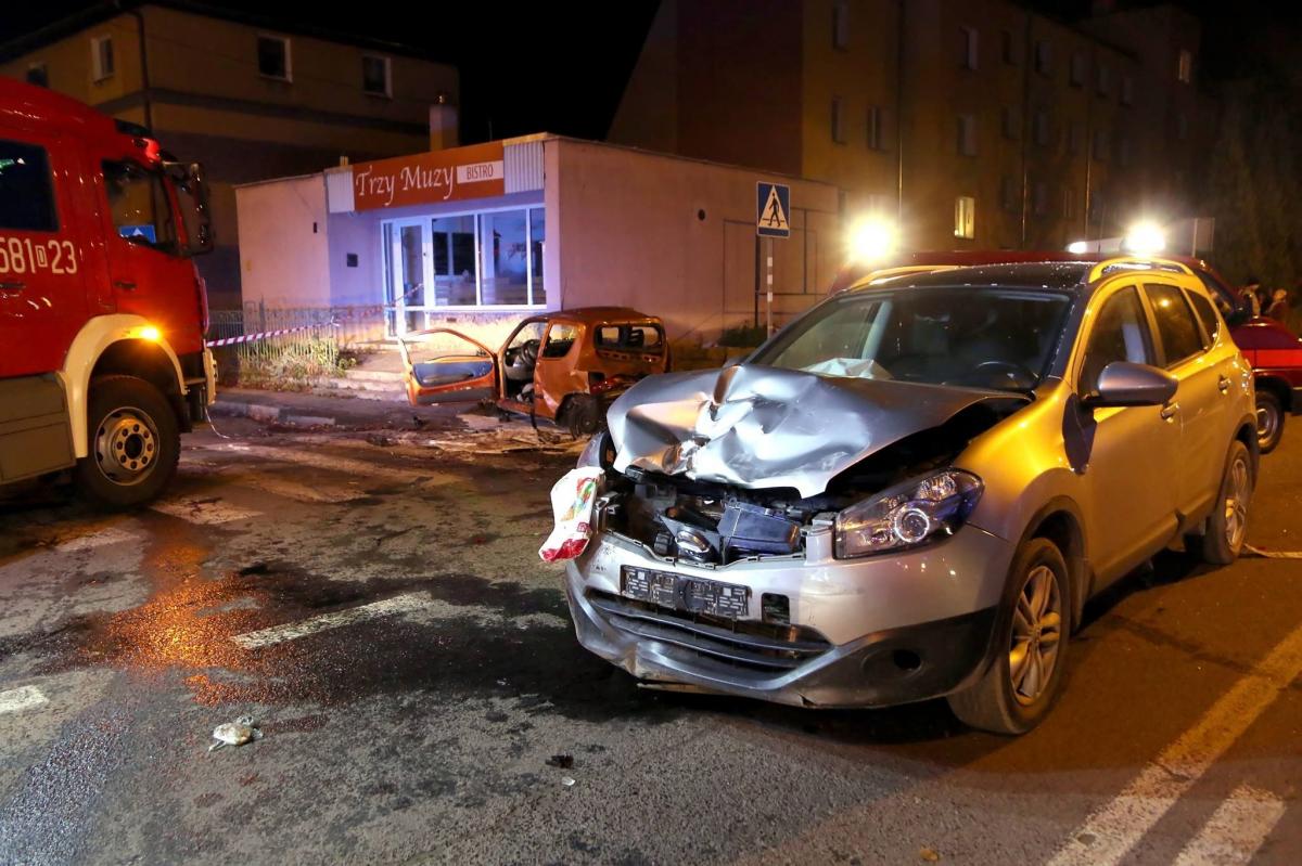 Skasowane auta i zablokowana krzyżówka. Zobacz, jak wyglądało miejsce wypadku (video)