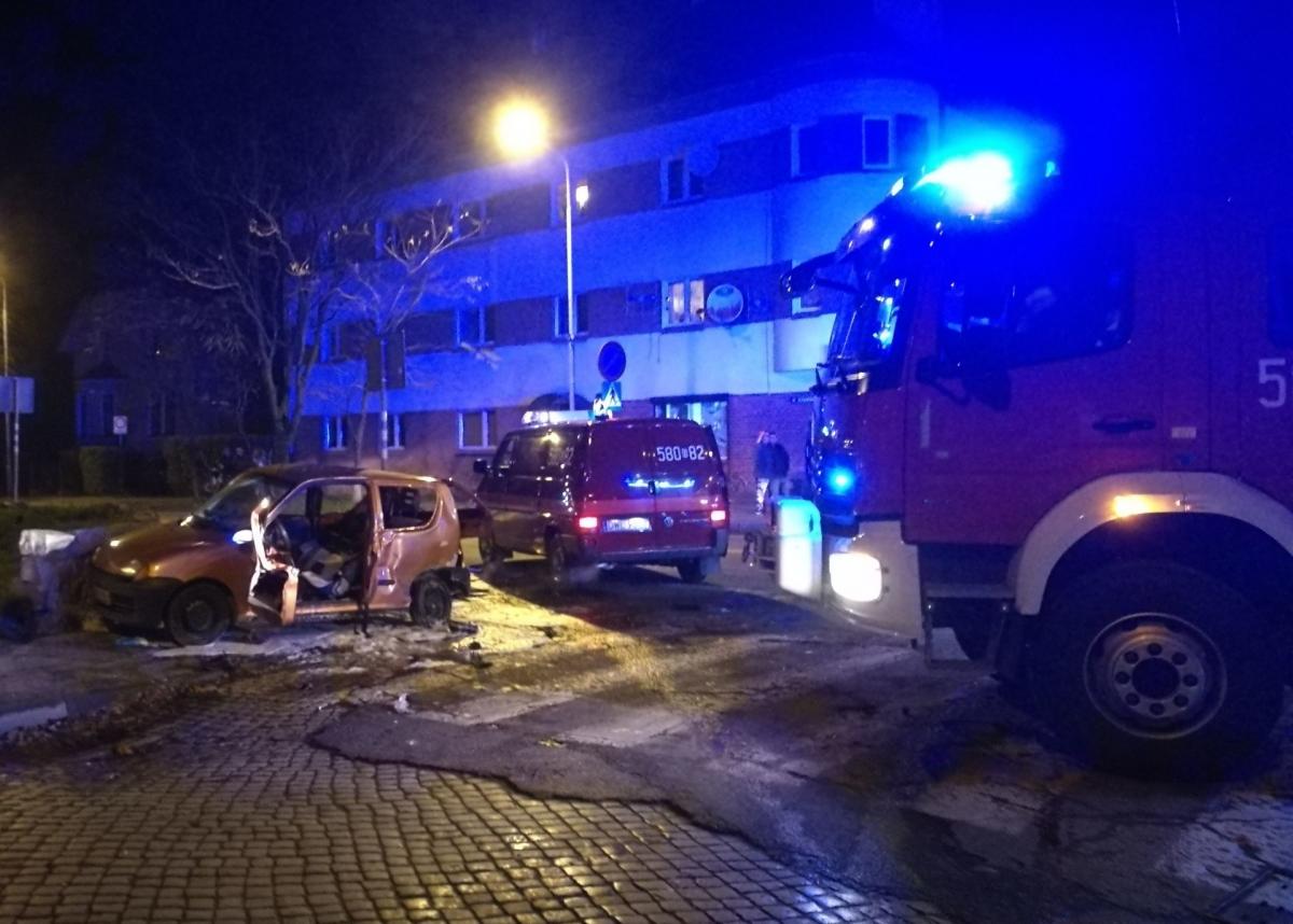 Uwaga! Wypadek na skrzyżowaniu ul. Ścinawskiej z ul. Komuny Paryskiej (video)