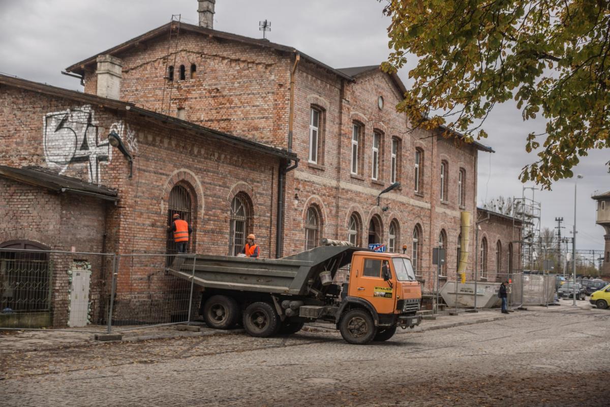 Remont dworca PKP idzie pełną parą (video)