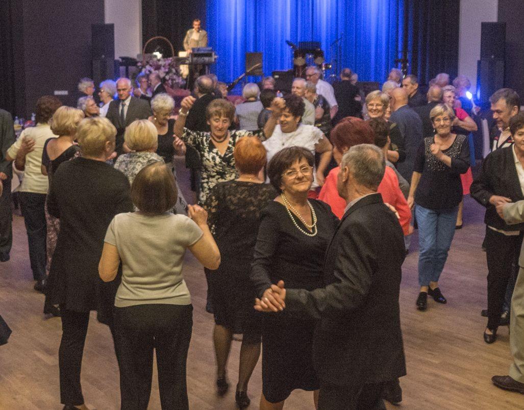 Seniorzy bawili się w Wołowie