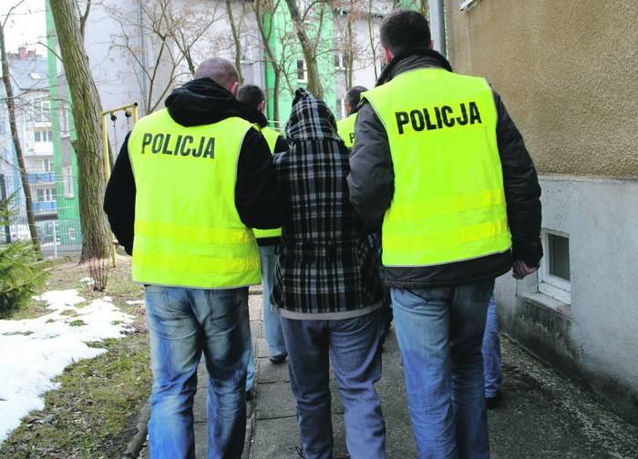 Najpierw brał udział w bójce, teraz napadł na rowerzystę