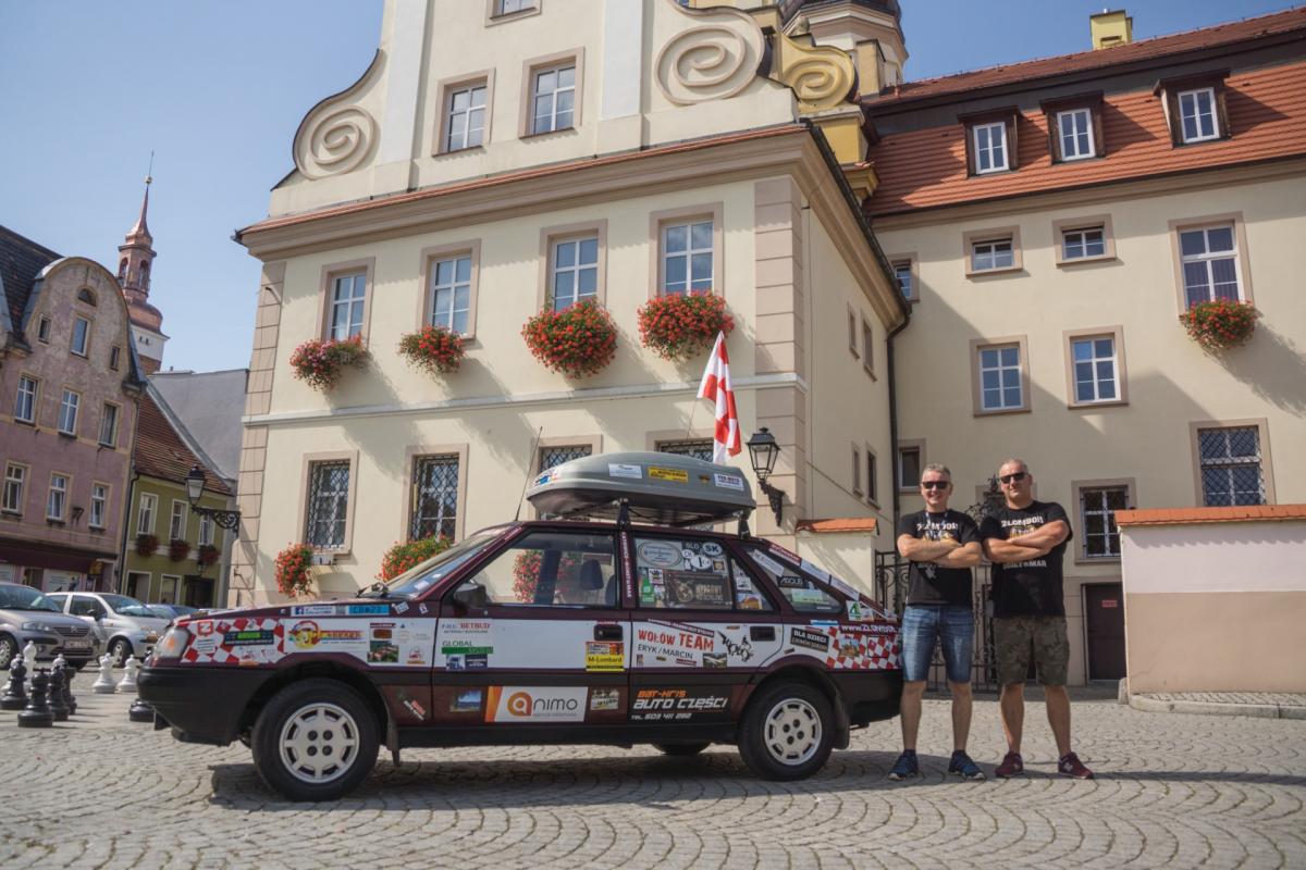 Pojadą polonezem przez Europę