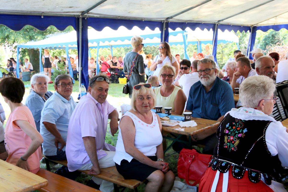 Piknik kościelny w Mojęcicach (video)
