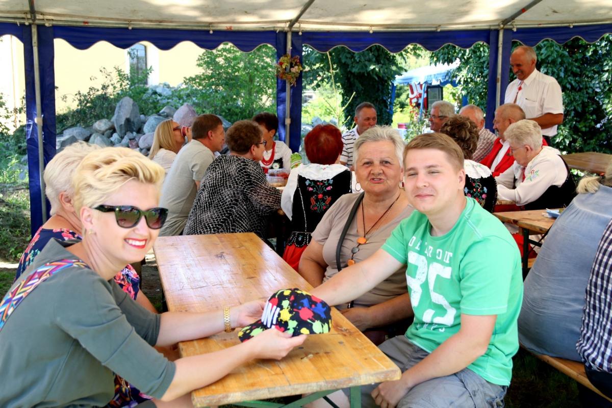 Piknik kościelny w Mojęcicach