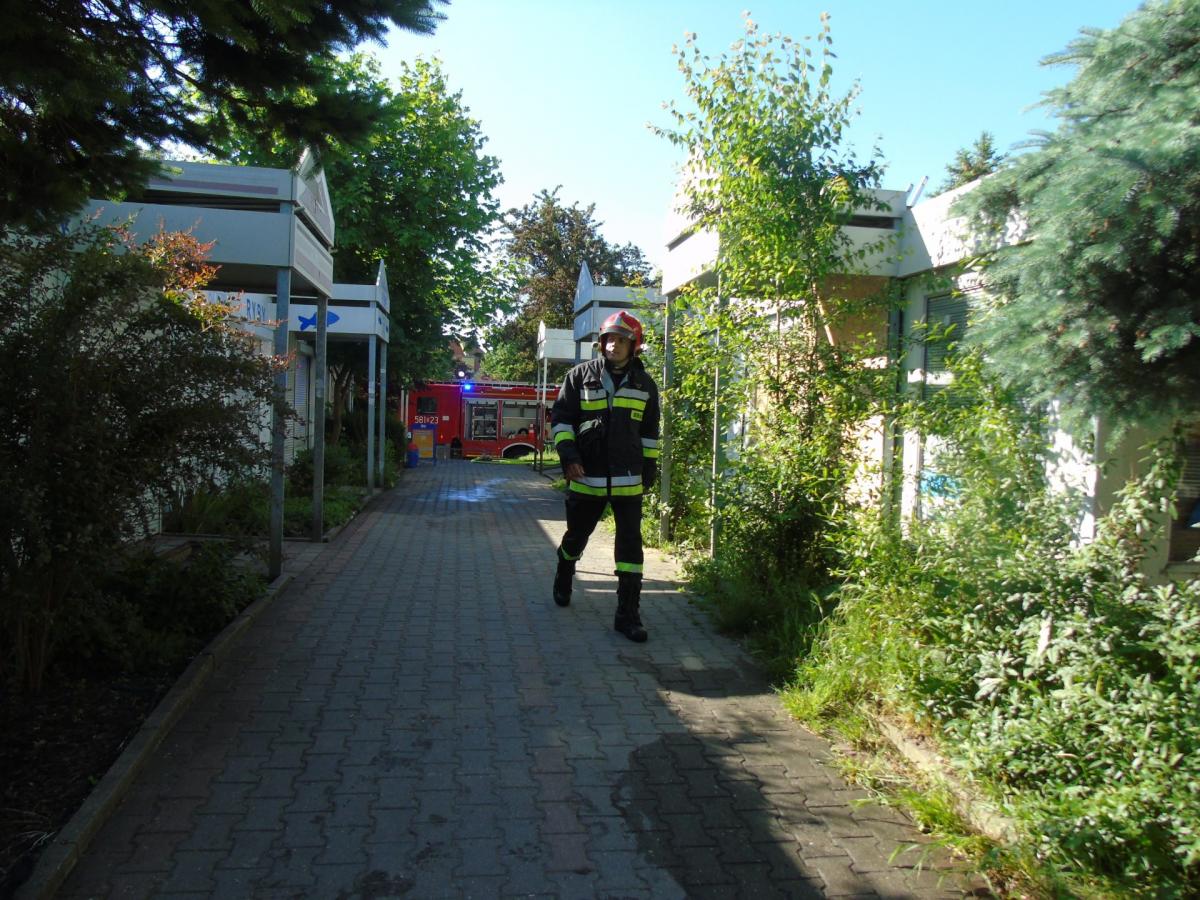 Palił się dach pawilonów (video)