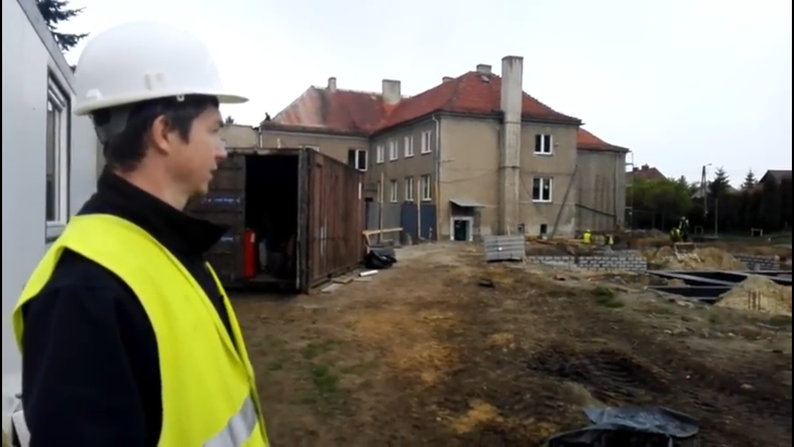 Kończą stawiać fundamenty (video)