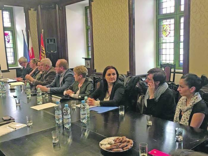 Pracownicy służby zdrowia chcą podwyżek (video)