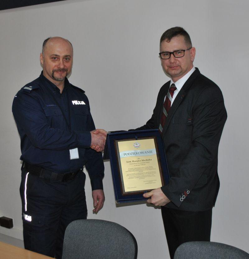 Szef dolnobrzeskiej policji zrezygnował ze służby