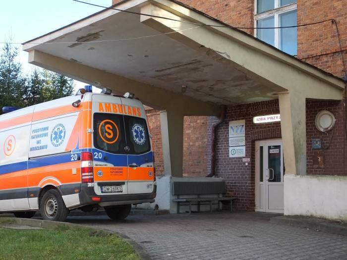Wojewoda odebrał nam karetkę, a ludzie wzywają pogotowie do czkawki