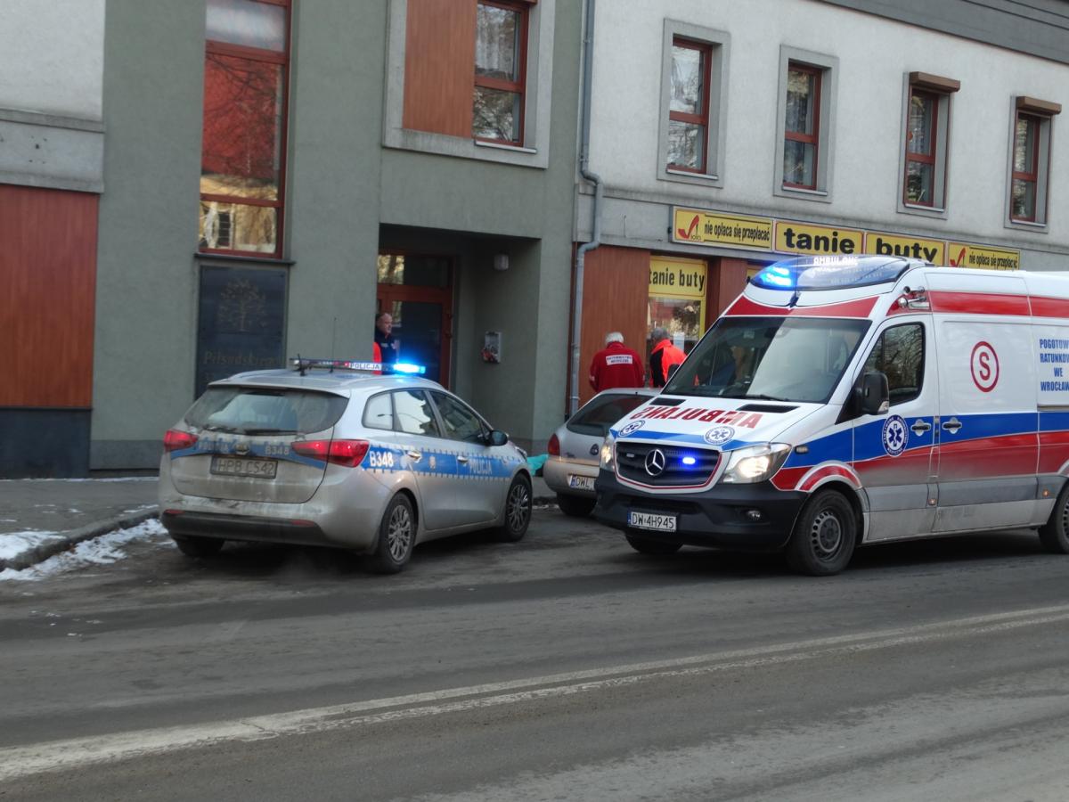 Mężczyzna zmarł na ulicy  (video)