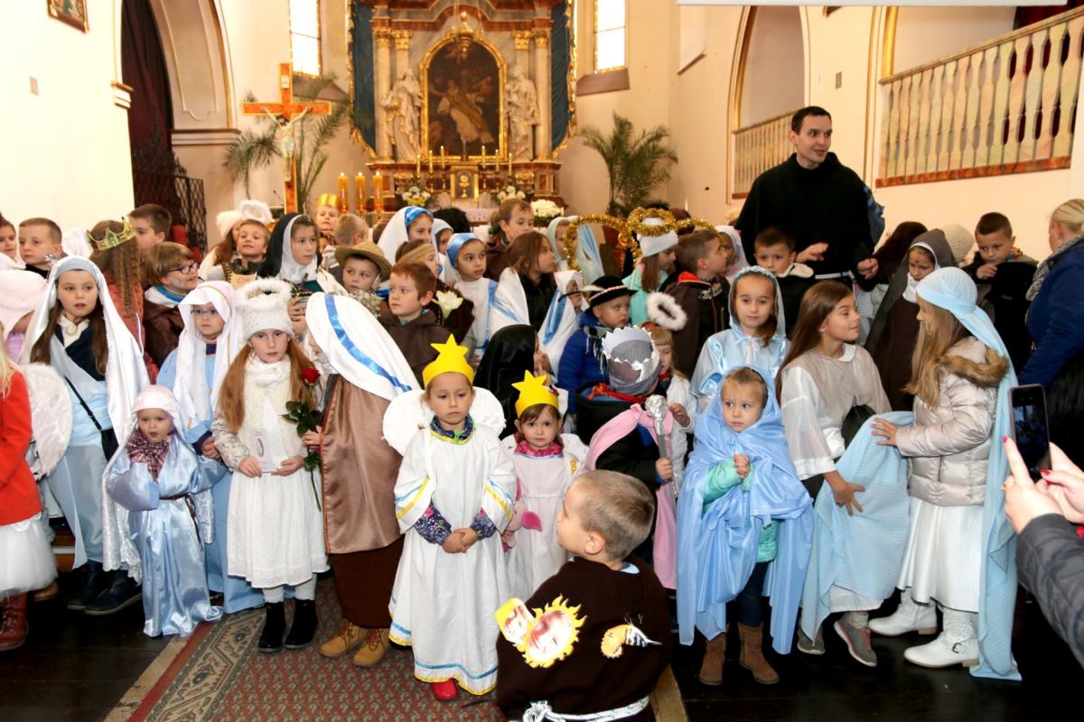 Przebrali się za świętych (foto)