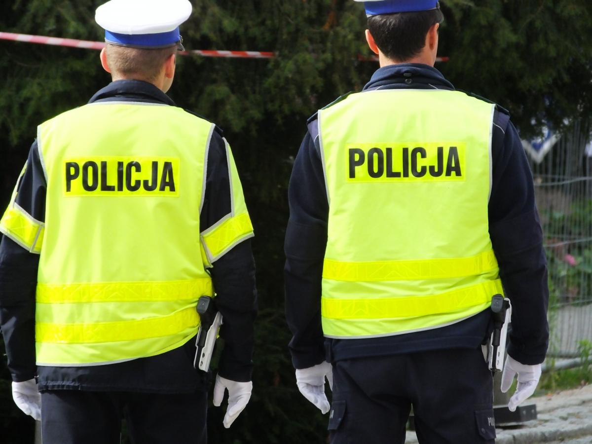 Tłumy policjantów w Wołowie (video)