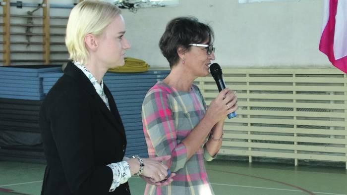 Nowe twarze w szkolnych fotelach