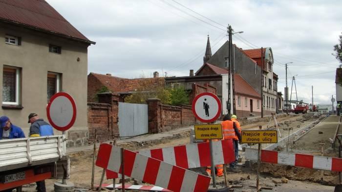 Remont drogi wojewódzkiej w Wołowie. Kiedy ruszą prace?