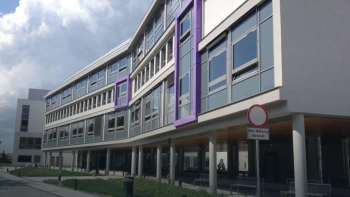 Mieszkańcy Wołowa i Brzegu coraz częściej leczą się w szpitalu na Stabłowicach