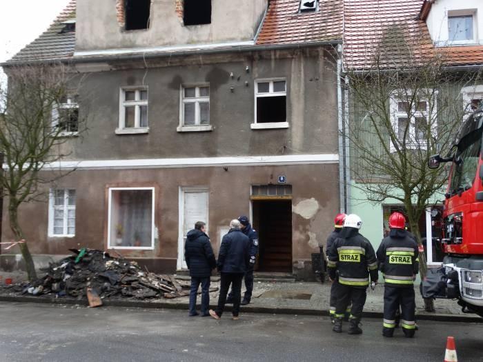 Mężczyzna nie żyje. Kobieta w ciąży ledwo uciekła z pożaru