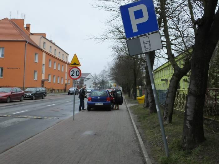 Znak drogowy na ścieżce rowerowej jest nielegalny