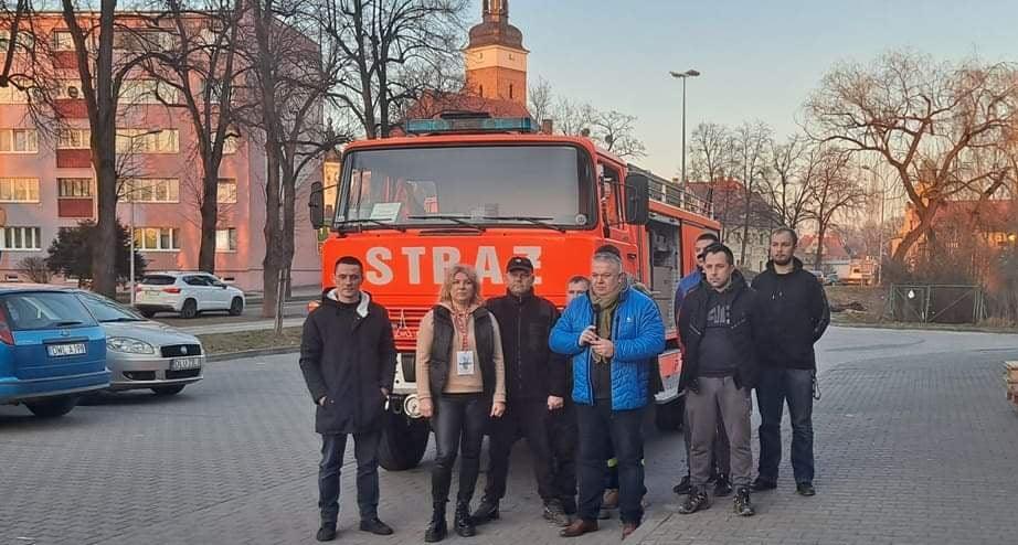Strażacy z Krzydliny Małej przekazali wóz dla kolegów z Ukrainy
