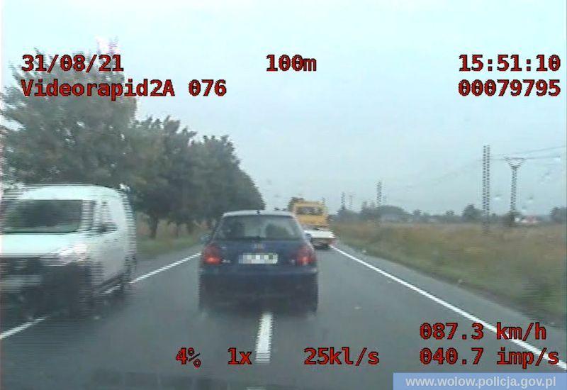 Pościg za piratem drogowym ulicami Brzegu Dolnego i na trasie do Wołowa. Policja szuka świadków i pokrzywdzonych