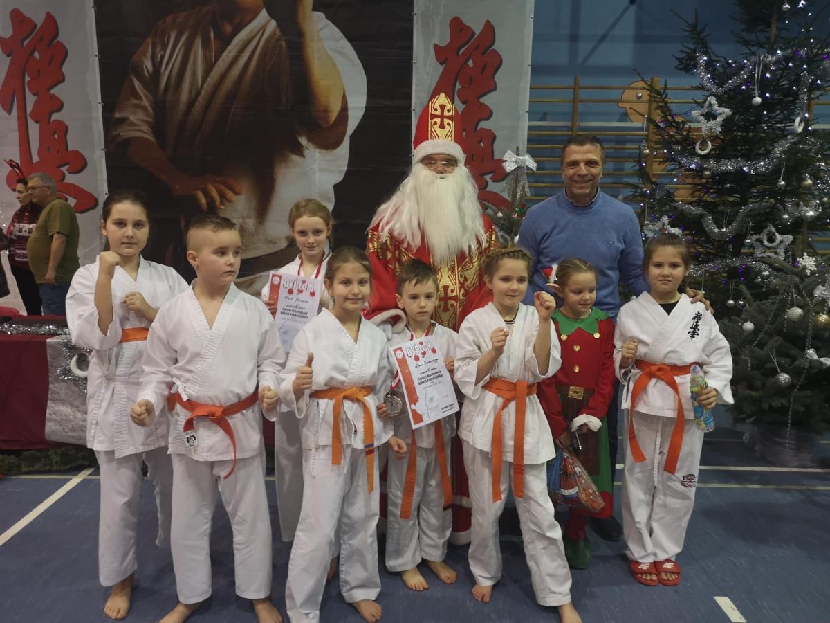 Wrócili z medalami z Mikołajkowych Mistrzostw Karate Kyokushin