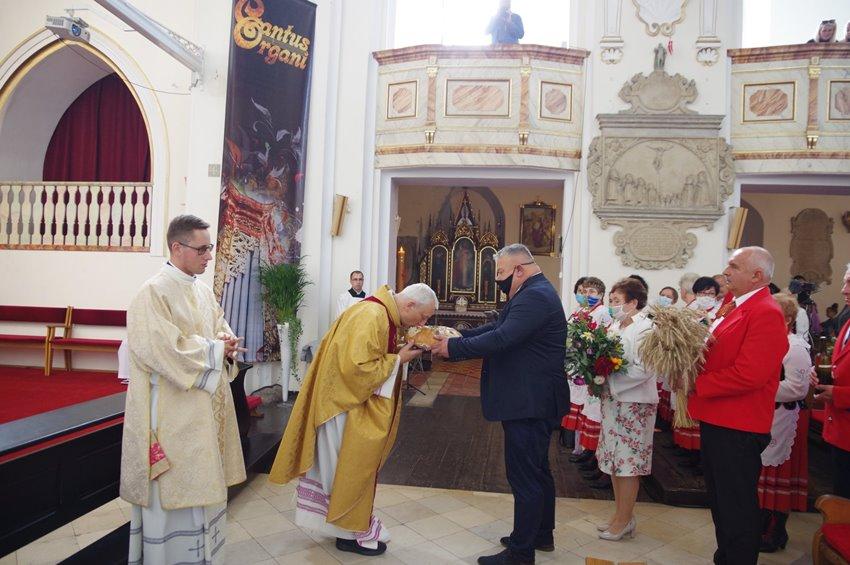 Uroczystości dożynkowe w Wołowie [ZDJĘCIA]