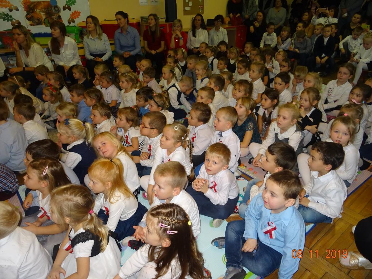 Najmłodsi w barwach biało-czerwonych