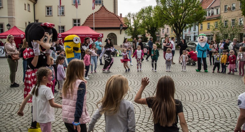 2. maja na wołowskim Rynku