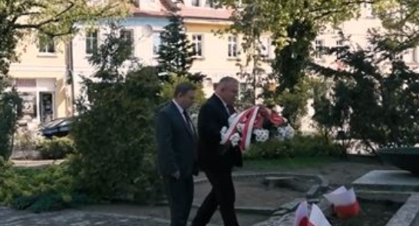 Władze i mieszkańcy Wołowa uczcili rocznicę uchwalenia Konstytucji 3 Maja