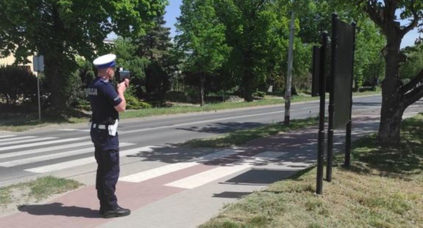 Policjanci podsumowują kolejne kontrole drogowe