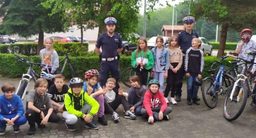 Zdawali egzamin na kartę rowerową