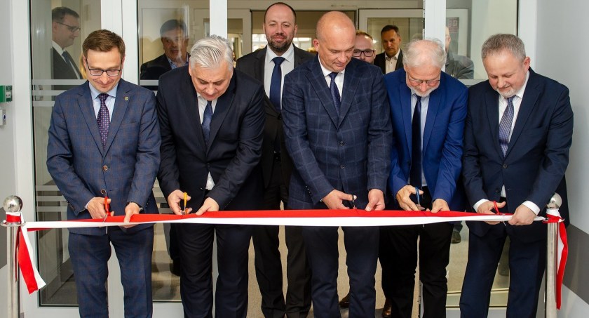 Byli działacze PO robią kampanię PiS-owi, a lokalna prawica na szparagach w Niemczech