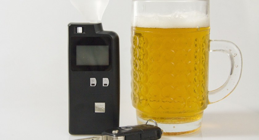 Miał promil alkoholu we krwi i wybrał się na zakupy samochodem