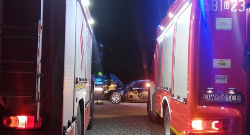 Samochód stanął w płomieniach