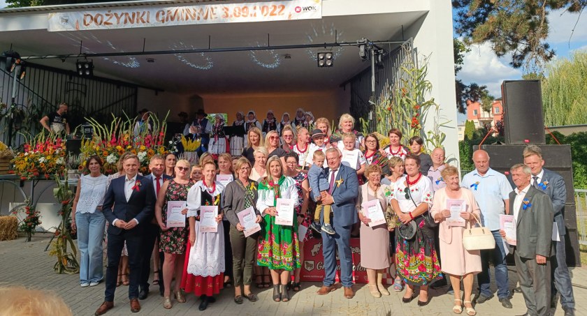 Podczas gminnych dożynek wybrano najpiękniejszy wieniec