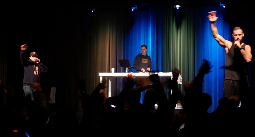 Tak przebiegł koncert Peja/Slums Attack i wystawa Grzegorza Bobrowicza [WIDEO]