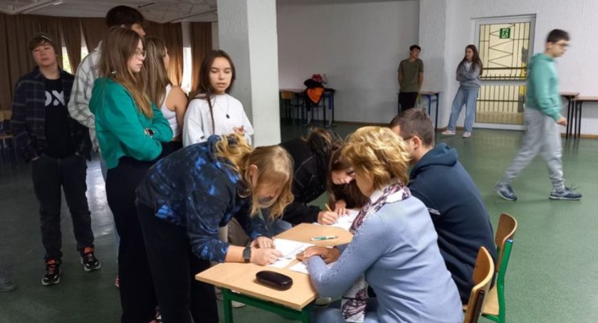 Uczniowie wybierają swoich radnych do Młodzieżowej Rady Powiatu Wołowskiego