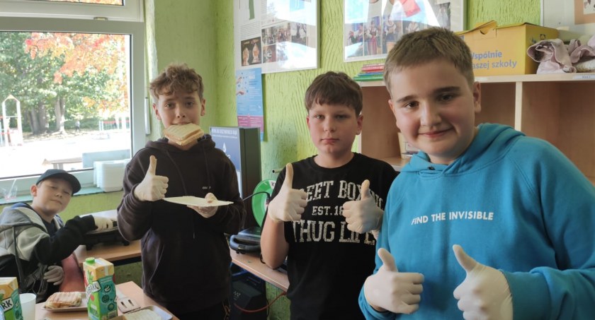 Za pieniądze z kiermaszu szkoła kupi leki i przekaże je Ukrainie