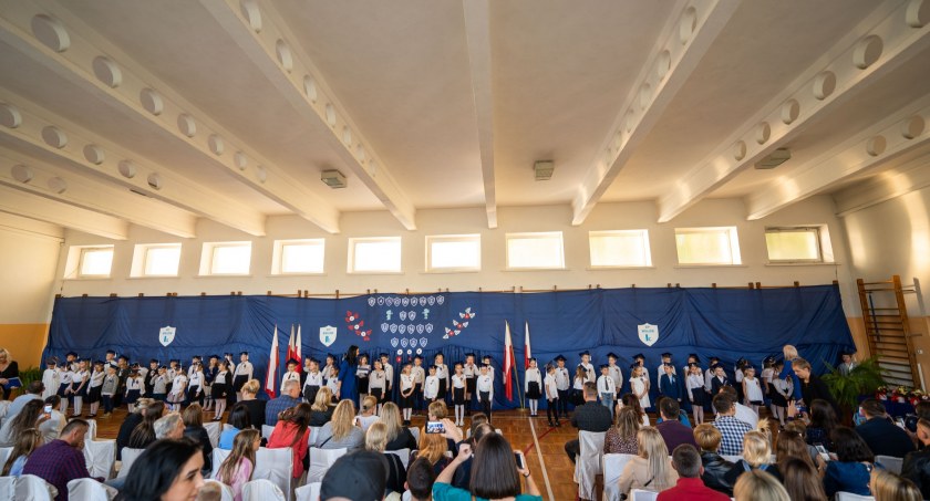 Pasowanie wołowskich pierwszoklasistów [ZDJĘCIA]