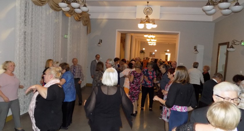 Seniorzy bawili się na balu [ZDJĘCIA]