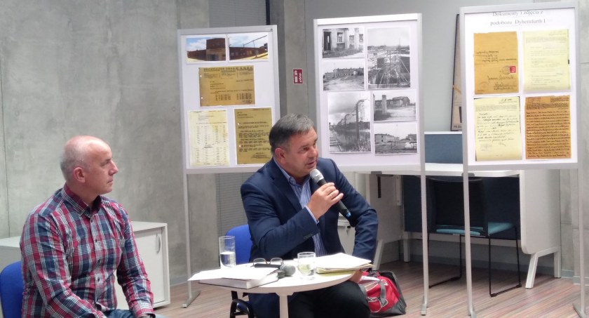 „Powrót niepożądany”. Trwa spotkanie autorskie w dolnobrzeskiej bibliotece [WIDEO]