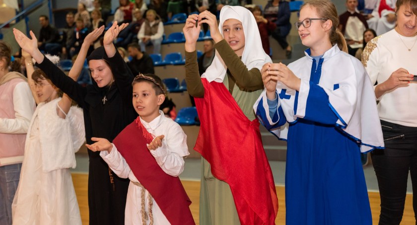 Bal Wszystkich Świętych w wołowskiej parafii [ZDJĘCIA]