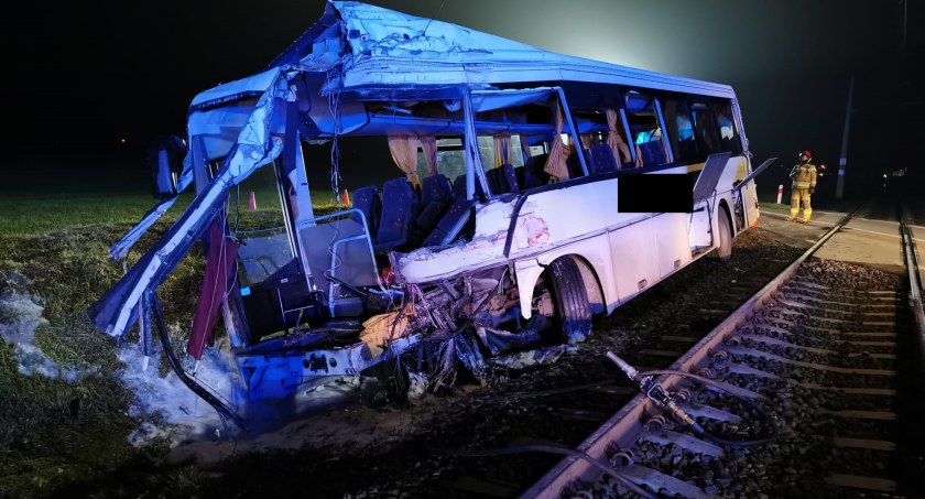 Wypadek na przejeździe kolejowym. Oficjalny komunikat straży pożarnej w Wołowie