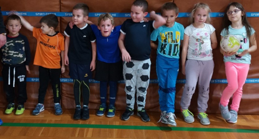 Stroje i prezenty gwiazdkowe dla dzieci