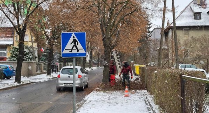 Urzędnicy apelują do mieszkańców o ostrożność