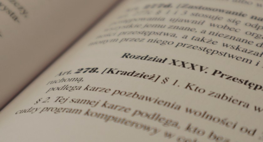 Stuletnia seniorka padła ofiarą kradzieży
