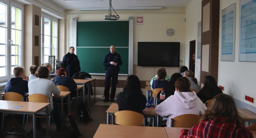 Handel ludźmi tematem spotkania z wołowskimi uczniami