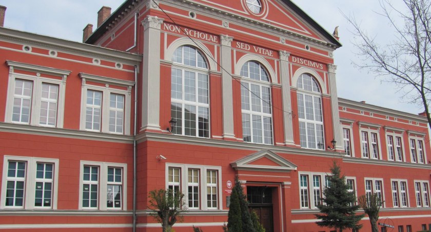 Burmistrz Wołowa w sprawie planu likwidacji wołowskiego LO
