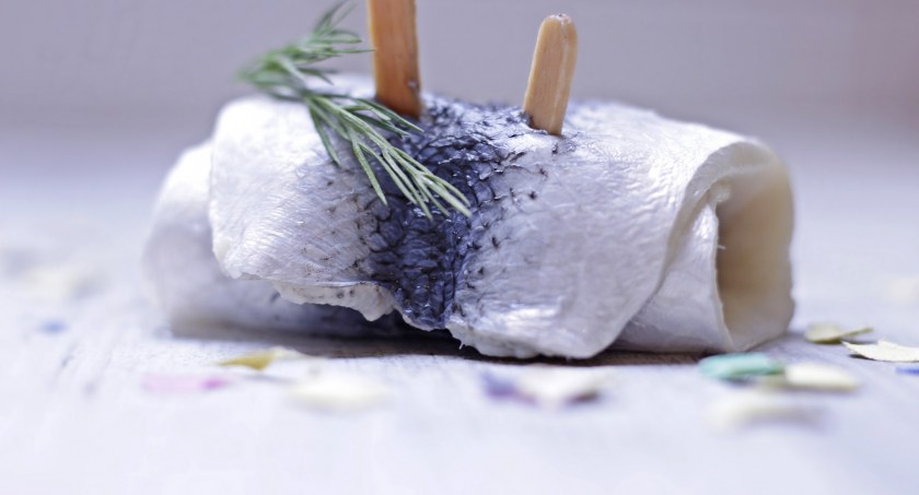 Kącik kulinarny Marzeny. Przepis na sałatkę śledziową